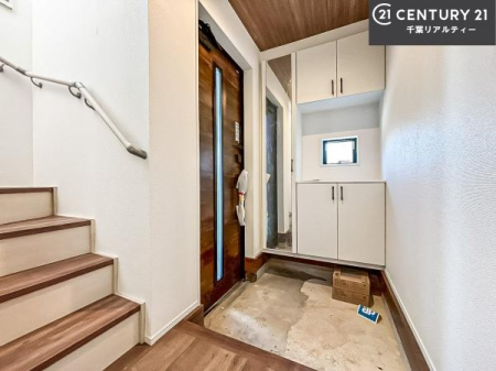 ���� �V���[�Y�{�b�N�X�t���Ȃ̂ŁA���ւ��Еt�����|�������₷���ł��I
�X�b�L���������ւŌ˂��J�����u�ԁA�������̂���S�n������Ԃ��o�}���Ă���܂��B