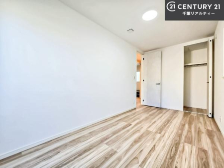 ���r���O�ȊO�̋��� �V���v���Ƀf�U�C������Ă��邽�߁A�Ƌ��I�т܂���I
���C�ɓ���̉Ƌ��u���Ă��낰���Ԃ���邱�Ƃ��ł��܂��B