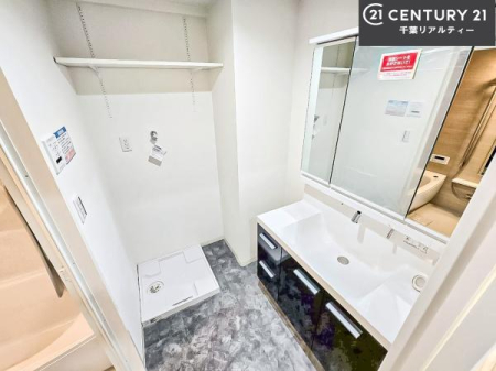 ���ʑ�E���ʏ� �O�ʋ��d�l�̐��ʏ��́A�g�����Ȃ݂����₷������I���͎��[�ɂȂ��Ă��܂��B�h���C���[�₨���ϓ����Еt������̂Ő��ʑ������X�b�L���ƌ����邱�Ƃ��o���܂��I