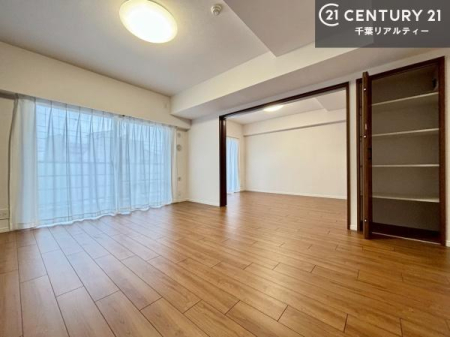 ���r���O �傫�ȑ����炽���Ղ�̗z���������閾�邢���r���O�B�J�����̂��郊�r���O�ŉƑ��c���̂��났�̎��Ԃ��߂����܂��I