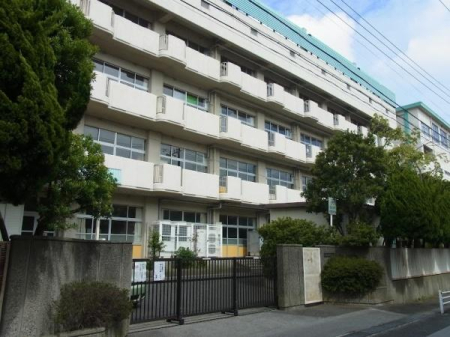 ���ӊ� �y���w�Z�z�s��s����s�����w�Z�F1900m