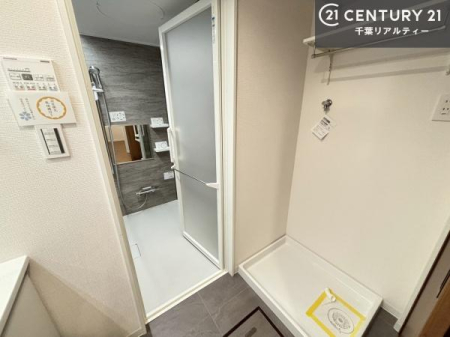 ���ʑ�E���ʏ� ���󂩂犣���E���[�A�����܂ł̈ړ����Z���A�����̉Ǝ������������ƃA�b�v���܂��B
����肪�߂��ɂ܂Ƃ܂��Ă��邽�߁A�Z��������J�̓��̂�������X�g���X�Ȃ����Ȃ��܂��B