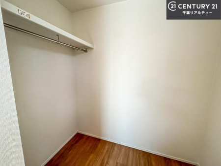 ���[ �E�H�[�N�C���N���[�[�b�g�t���ł��B��������̂��m���Ȃǂ����[���Ă��������ł��ˁI���ɂ���@�������ȂǋG�ߕ��̑傫�ȉƓd�����[�ł��܂��I