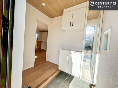 ���� ���ċA���Ă��Ă��A�������܁I�����������Ȃ�A�D�����}������Ă�����ԂɂȂ��Ă��܂��B
���邭��������錺�ւł��I