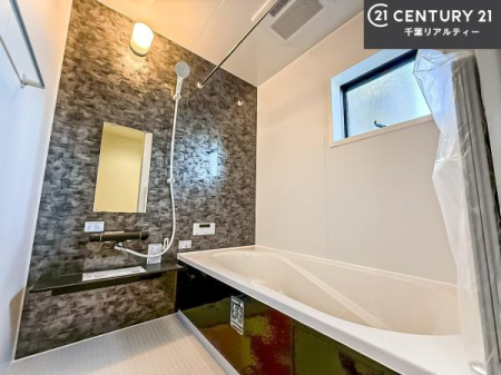 ���� �������������l�̕��͋C�̃o�X���[���́A�����o�Ă��ăo�X�^�C�����[���I
���d���撣���Ă��邲�J���ɂ��D�݂̓����̓����܂����āA�y����ł݂Ă͂������ł��傤���H