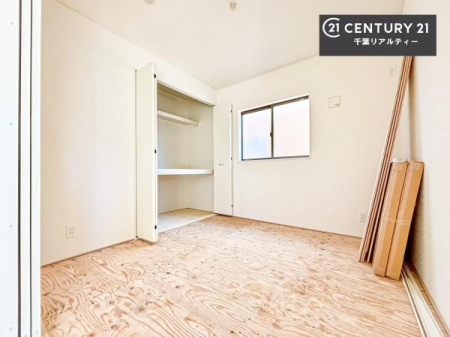 �a�� �܂���͕~����Ă���܂��񂪁A���r���O�Ɨאڂ��Ă���a���ł��I�q�ԂƂ��Ă͂������A�Ǝ��̋x�e�X�y�[�X�Ƃ��Ďg�p����̂������ł��ˁI