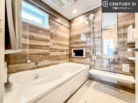 ���� �������������l�̕��͋C�̃o�X���[���́A�����o�Ă��ăo�X�^�C�����[���I
���d���撣���Ă��邲�J���ɂ��D�݂̓����̓����܂����āA�y����ł݂Ă͂������ł��傤���H