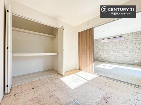 �a�� �܂���͕~����Ă���܂��񂪁A���r���O�Ɨאڂ��Ă���a���ł��I�q�ԂƂ��Ă͂������A�Ǝ��̋x�e�X�y�[�X�Ƃ��Ďg�p����̂������ł��ˁI