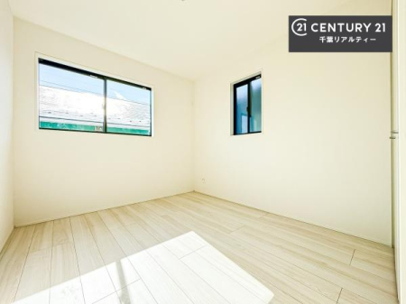 �m�� �V���v���Ƀf�U�C������Ă��邽�߁A�Ƌ��I�т܂���I
���C�ɓ���̉Ƌ��u���Ă��낰���Ԃ���邱�Ƃ��ł��܂��B