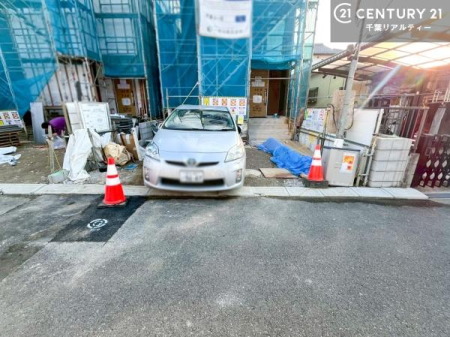 ���ԏ� ���ԃX�y�[�X��2�䕪����܂��I�Z�J���h�J�[�͂������A�o�C�N�⎩�]�ԂȂǂ��u���ꏊ�ɍ���܂���B