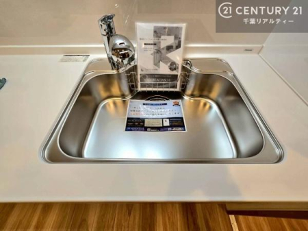 �L�b�`�� �������P���X�e�����X�V���N�B�ϋv���Ɛ������ɗD��A���X�̂����������₷���A�L�b�`������������Ɖ��K�ɕۂ��܂��B