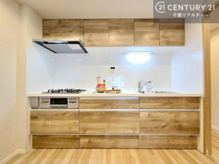 �L�b�`�� ���[�X�y�[�X���[�����Ă���A�L�b�`���܂�����������ƕۂ��Ȃ���A�L�X�Ƃ��������X�y�[�X���m�ہB���K�ȍ�Ɗ��ŁA�����̂����������X���[�Y�ɂ͂��ǂ�܂��B