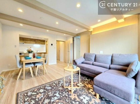 ���r���O �������肰�Ȃ��\��𐶂ݏo�����r���O��ԁB�V��ɉ��s���Ɨ��̊��������A�P���ɂȂ肪���ȋ�Ԃɏ㎿�ȃA�N�Z���g�����o���܂��B