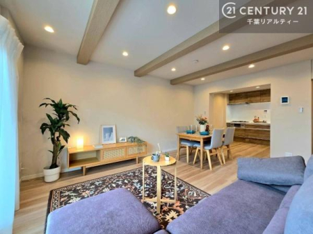 ���r���O ���������ȊԐڏƖ��ƒ��a���A���났�̎��Ԃ����S�n�悭�ʂ�ꎺ�ł��B