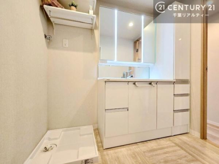 ���ʑ�E���ʏ� �O�ʋ��d�l�̐��ʏ��́A�g�����Ȃ݂����₷������I���͎��[�ɂȂ��Ă��܂��B�h���C���[�₨���ϓ����Еt������̂Ő��ʑ������X�b�L���ƌ����邱�Ƃ��o���܂��I