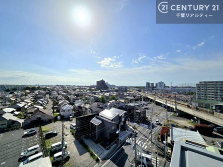 �Z�˂���̒��]�ʐ^ �L����X���݂Ɛ����]�ł����ґ�Ȓ��]�B���ԂƂƂ��ɕ\���ς���i�F���A���X�̕�炵�ɍʂ��Y���܂��B