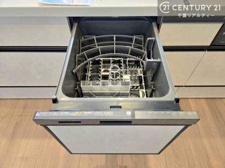 �L�b�`�� �H��@�t���̃L�b�`���ł��I�Z���������r��h�~�Ƃ��đ�ϊ��􂷂�֗��Ȏd�l�ł��I�r���g�C���Ȃ̂ŃL�b�`���̏ꏊ����炸�����X�y�[�X���L���g�����Ƃ��o���܂��I