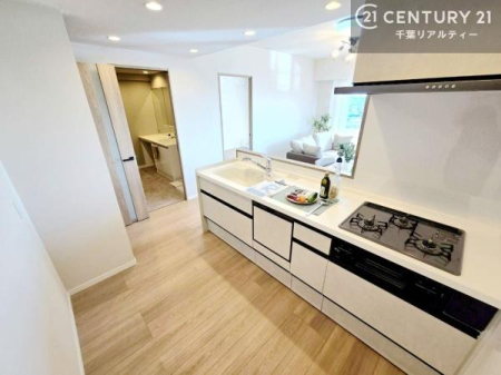 �L�b�`�� ��Ƃ肠�钲���X�y�[�X�ō�Ƃ����₷�����K�ȃL�b�`���ł��I
���q�l�ƈꏏ�ɂ��َq������y���߂�L�X�X�y�[�X�ł��B�y�����������ԂɂȂ肻���ł��ˁI