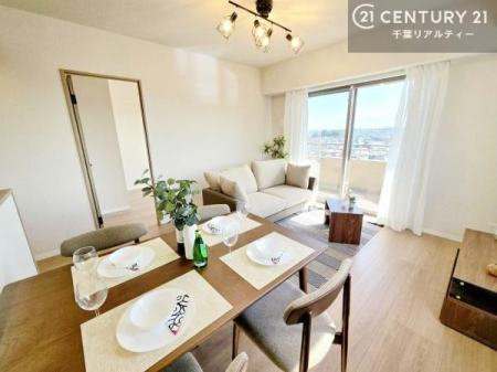 ���r���O �J�����̂���L�XLDK�I�\�t�@�[��_�C�j���O�e�[�u����u���Ă������ɂȂ�Ȃ��̂ŉ��K�ɉ߂����܂��I�R�~���j�P�[�V���������₷�����r���O�ł��B