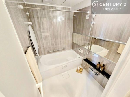 ���� ���C�h�~���[����ۓI�ȁA�z�e�����C�N�ȗ�����ԁB
�������ꂽ�f�U�C���ŁA�����̓������Ԃ����ʂȂЂƂƂ��ɁB