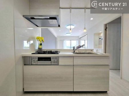 �L�b�`�� �V�䂩��₳���������y���_���g���C�g���A�L�b�`���������������Ƃ炷��ۓI�ȃA�N�Z���g�ɁB���炩�Ȍ����茳���Ƃ炵�A��ԂɐS�n�悢���͋C�����o���܂��B