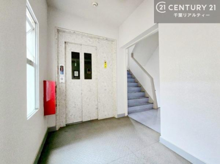 ���̑����p�� �G���x�[�^�[�����ŁA���X�̈ړ������K�B
�����̓��₨�ו��̑������ł��A�X���[�Y�ɂ��A��������܂��I