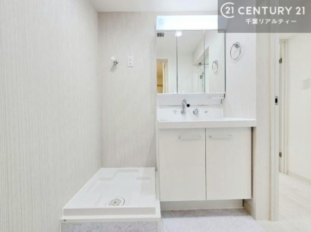 ���ʑ�E���ʏ� �O�ʋ��d�l�̐��ʏ��́A�g�����Ȃ݂����₷������I���͎��[�ɂȂ��Ă��܂��B�h���C���[�₨���ϓ����Еt������̂Ő��ʑ������X�b�L���ƌ����邱�Ƃ��o���܂��I