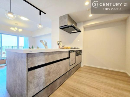 �L�b�`�� ��l�C�̑Ζʎ��V�X�e���L�b�`�����̗p���Ă��܂��I���Ƒ��̃R�~���j�P�[�V���������R�Ƒ�����݌v�ł��B
���q�l�ɂ��ڂ��͂��̂Ŋ������ł��ˁB���[�͂�����܂��I