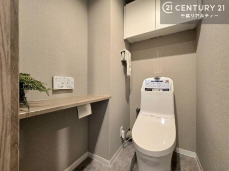 �g�C�� �������֍��ɂ��A�~��͕֍����g�����ł���̂ŗ₽���֍��ɍ��炸�ɍςފ������d�l�ł��I�V���v���ȃJ���[����Ƃ��Ă���̂ŁA������ꂪ���₷���ł��B