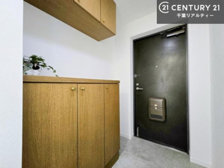 ���� �V���[�Y�{�b�N�X�t���B���ւ��Еt�����|�������₷���ł��I
�X�b�L���������ւŌ˂��J�����u�ԁA�������̂���S�n������Ԃ��o�}���Ă���܂��B