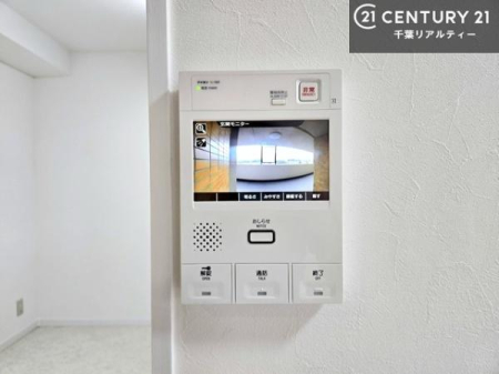 ���̑� TV���j�^�[�t�C���^�[�t�H���������B���K�҂̊���m�F���Ă���Ή��ł��邽�߁A�h�Ɩʂɂ��z�����ꂽ���S�̐ݔ��ł��B