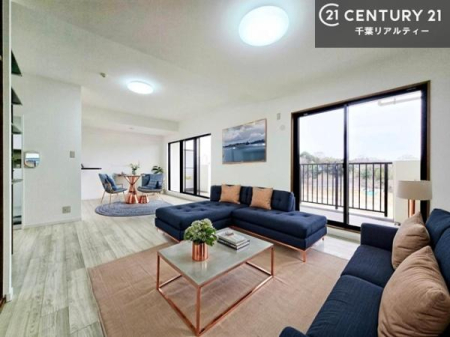 ���r���O �Ƌ��CG�p�[�X�ł��B�S�n�ǂ����r���O�͉Ƒ������R�ƏW�܂�܂��B�Ƒ��c�R�̎��Ԃ����������ł��B���Ƒ��ƁA����w�[���������Ԃ��߂��������ł��ˁB