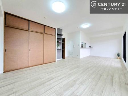 ���r���O �傫�ȑ����炽���Ղ�̗z���������閾�邢���r���O�B�J�����̂��郊�r���O�ŉƑ��c���̂��났�̎��Ԃ��߂����܂��I