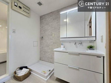 ���ʑ�E���ʏ� �O�ʋ��d�l�̐��ʏ��́A�g�����Ȃ݂����₷������I���͎��[�ɂȂ��Ă��܂��B�h���C���[�₨���ϓ����Еt������̂Ő��ʑ������X�b�L���ƌ����邱�Ƃ��o���܂��I