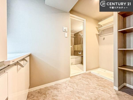 ���ʑ�E���ʏ� �g�Ȃ�𐮂�����ʏ��́A���������厖�ł��I������̐������̂��镵�͋C�����o�I�C�����悭���g�����������܂��B�L�X�����X�y�[�X���������ł��ˁI
