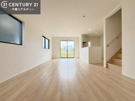 ���r���O �D�����z���܂肪���r���O����ł���ċ��S�n�̗ǂ���Ԃ����o���Ă���܂��I
���났�̎��Ԃ��߂����܂��I