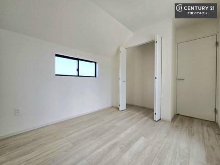 �m�� ���[�X�y�[�X�����Ă��܂��I�������X�b�L�����ڂ��鎖���ł��܂��ˁB
�Ƌ��I�΂Ȃ��V���v���ȃf�U�C���ׁ̈A�Ƌ��I�΂����C�ɓ���̋�ԍ�肪�ł������ł��ˁB