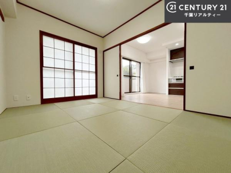 �a�� �^�^�~�̍��肪���炬��^����A�����b�N�X��ԁB�����傫���J�����̂���a���ƂȂ��Ă���܂��B���{�l�̐S������u�a�v�̋�ԁB�䑐�̍���Y����Ԃ͖����̂ЂƎ������o���Ă���܂��I