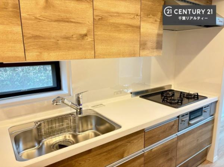 �L�b�`�� ���C�h�ȃV���N�ł��ˁI�������˂ɂ������������₷���Ǝ����y�X�d�l�̃V�X�e���L�b�`���ł��I
�f�U�C�����Ƌ@�\�������˂��L�b�`���Ő�����������܂��ˁI