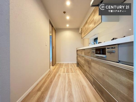 �L�b�`�� ��Ƃ����₷���V�X�e���L�b�`���ł��I���[����������t���Ă���̂ŁA�����X�y�[�X�ɕ���u���Ȃ��čςނ̂ŁA�L�X�g���āA���K�ɍ�Ƃ��ł��܂��I