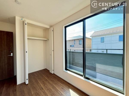 �m�� �V���v���Ƀf�U�C������Ă��邽�߁A�Ƌ��I�т܂���I
���C�ɓ���̉Ƌ��u���Ă��낰���Ԃ���邱�Ƃ��ł��܂��B