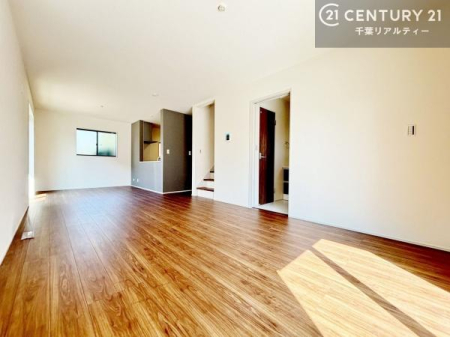 ���r���O �D�����z���܂肪���r���O����ł���ċ��S�n�̗ǂ���Ԃ����o���Ă���܂��I
���R�ƉƑ����W����b��������S�n�悢��ԁI