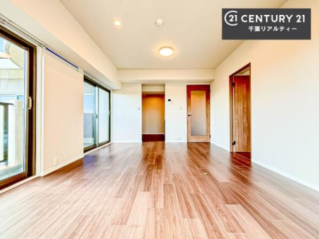 ���r���O �D�����z���܂肪���r���O����ł���ċ��S�n�̗ǂ���Ԃ����o���Ă���܂��I
���났�̎��Ԃ��߂����܂��I