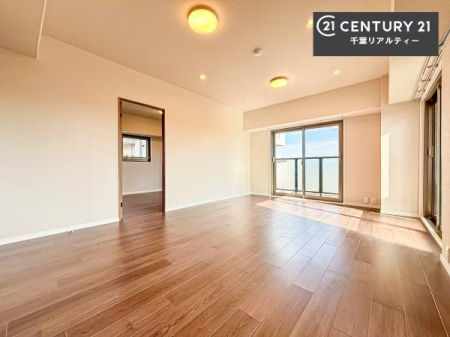 ���r���O �D�����z���܂肪���r���O����ł���ċ��S�n�̗ǂ���Ԃ����o���Ă���܂��I
���났�̎��Ԃ��߂����܂��I