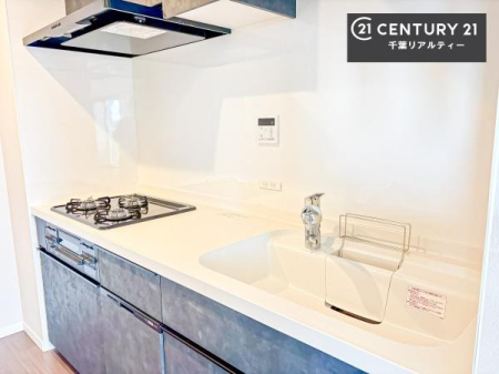 �L�b�`�� ���C�h�ȃV���N�ł��ˁI�������˂ɂ������������₷���Ǝ����y�X�d�l�̃V�X�e���L�b�`���ł��I
�f�U�C�����Ƌ@�\�������˂��L�b�`���Ő�����������܂��ˁI