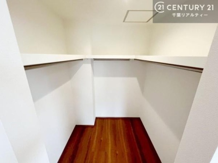 ���[ �E�H�[�N�C���N���[�[�b�g�t���ł��B��������̂��m���Ȃǂ����[���Ă��������ł��ˁI���ɂ���@�������ȂǋG�ߕ��̑傫�ȉƓd�����[�ł��܂��B