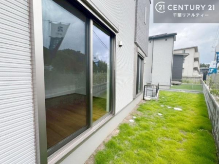 �� ������Ƃ�������X�؁[�X���t���Ă��܂��I�K�[�f�j���O���y���߂����ł��ˁB