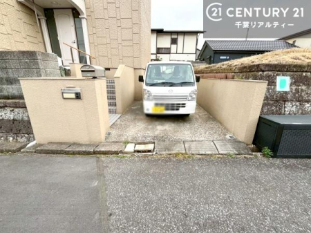 ���ԏ� ���ԃX�y�[�X��2�䕪����܂��I�Z�J���h�J�[�͂������A�o�C�N�⎩�]�ԂȂǂ��u���ꏊ�ɍ���܂���B