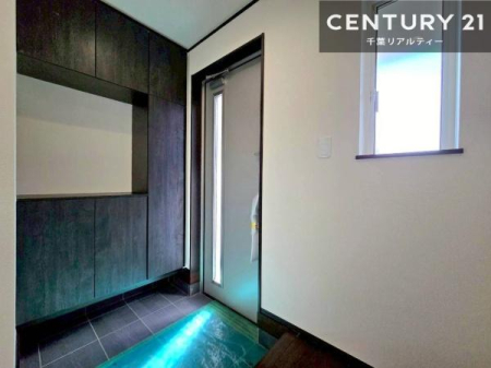 ���� �V���[�Y�{�b�N�X�t���Ȃ̂ŁA���ւ��Еt�����|�������₷���ł��I
�X�b�L���������ւŌ˂��J�����u�ԁA�������̂���S�n������Ԃ��o�}���Ă���܂��B�y���n�̔���J�Ò��z
