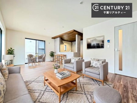 ���r���O �Ƌ��CG�p�[�X�ł��B�J�����̂���L�XLDK�I�\�t�@�[��_�C�j���O�e�[�u����u���Ă������ɂȂ�Ȃ��̂ŉ��K�ɉ߂����܂��I�R�~���j�P�[�V���������₷�����r���O�ł��I